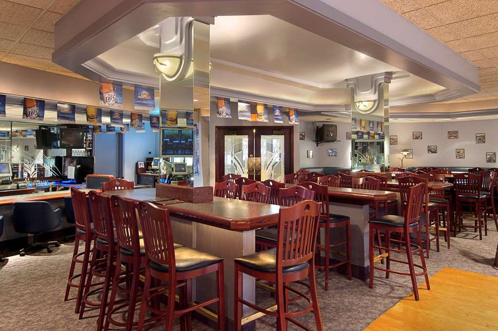 Red Lion Hotel Реддинг Ресторан фото