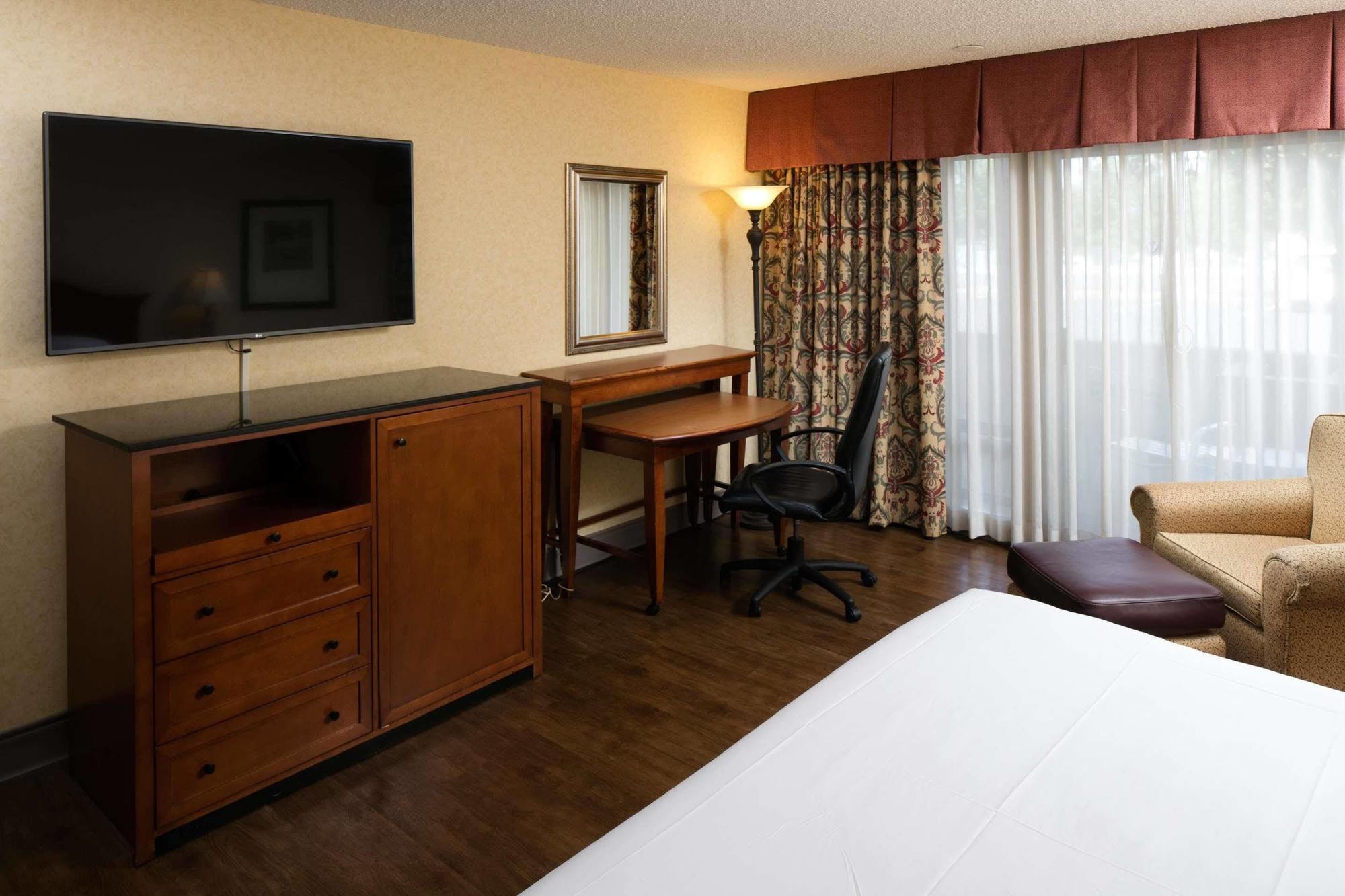 Red Lion Hotel Реддинг Экстерьер фото